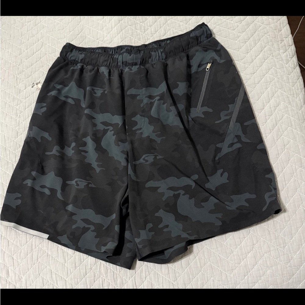 Men's Black Camouflage lululemon surge Shorts